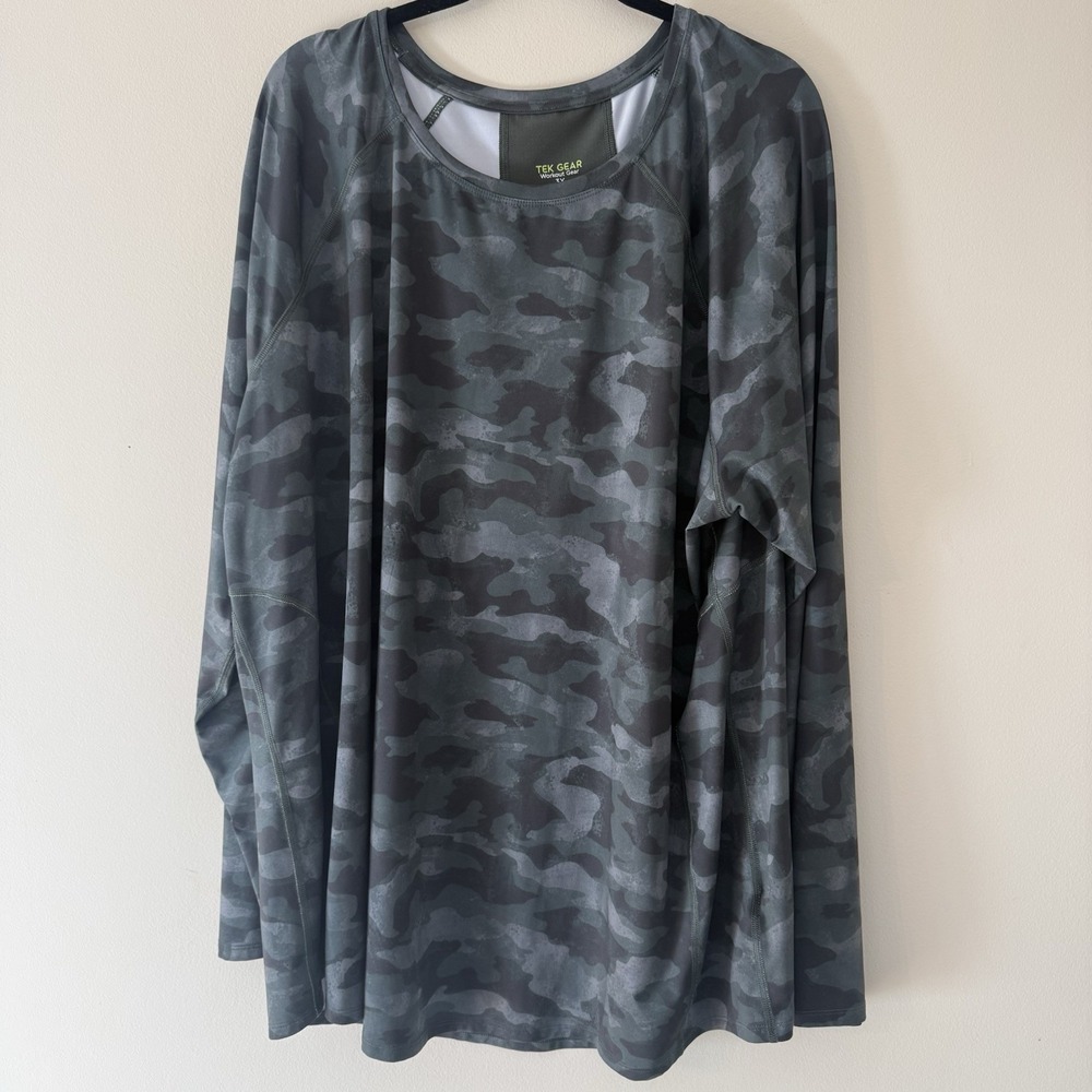 Tek Gear Workout Gear Shirt Woman Plus 3X Green Camo‎ Long Sleeve Thumb Holes